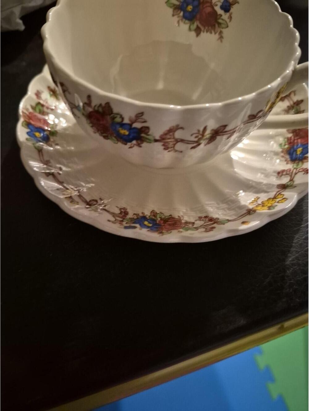 Copeland Spode Hazel Dell Pattern 1 Teacups-1 Saucer - Made In England - Picture 3 of 7
